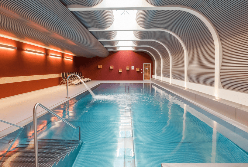 Pool & Sauna